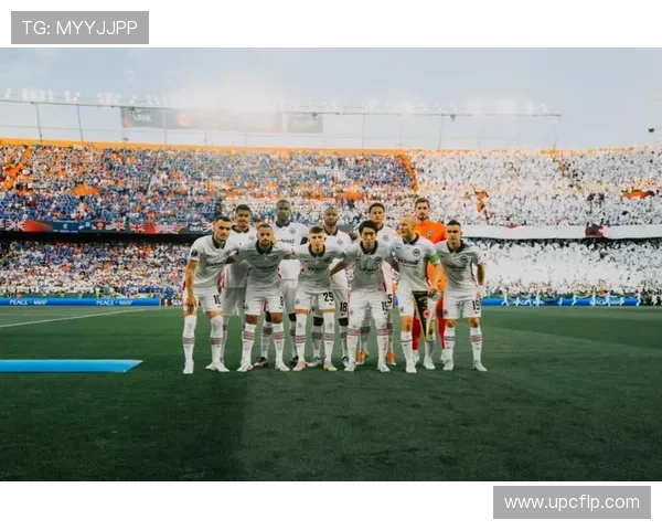 和睦法兰克福俱乐部再创佳绩团结精神助力球队稳步前行