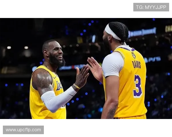 湖人逆转勇士 詹姆斯末节爆发率队取胜引全场欢呼