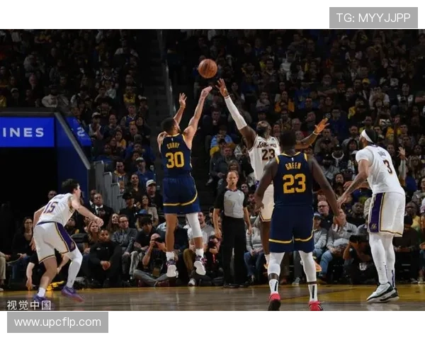 NBA新赛季揭幕战勇士对决湖人 詹姆斯与库里再度碰撞 谁将占据西部巅峰